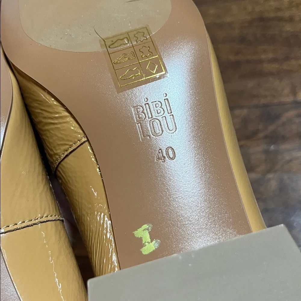Anthropologie Bibi Lou Patent Leather Suzy Ballet Block Heel, Camel, size 40 EU
